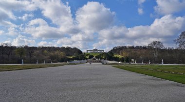 Sch? nbrunn Sarayı 'na bak.