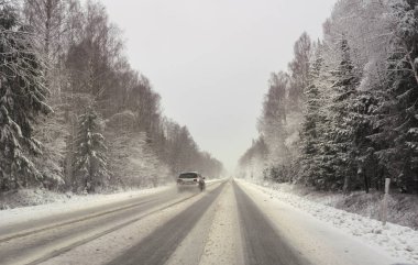 karlı kış yol.