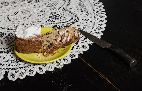 Fatias de bolo com passas . — Fotografia de Stock