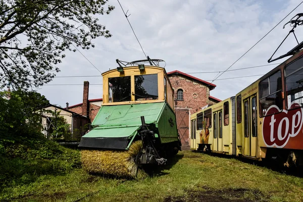 Vista del viejo tranvía y vehículo de trabajo . — Foto de Stock