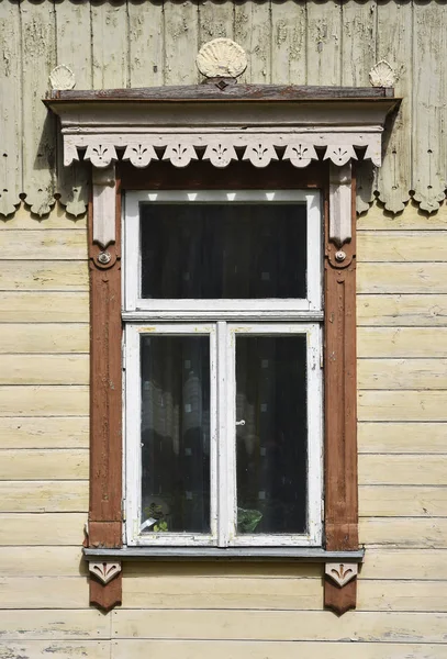 Window in wooden house. — Stock Photo, Image