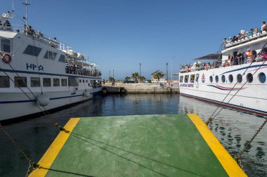 Deniz limanına bak.