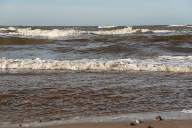 Dalgalı Deniz Manzaralı.