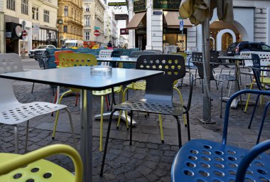 Sokak Kafe 'sine bak.