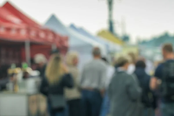 Publiek op straat markt. — Stockfoto