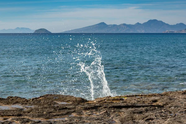 Naturales playa en Grecia isla . — Foto de Stock