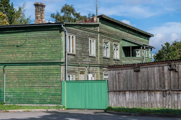 Paesaggio urbano in piccola città . — Foto Stock