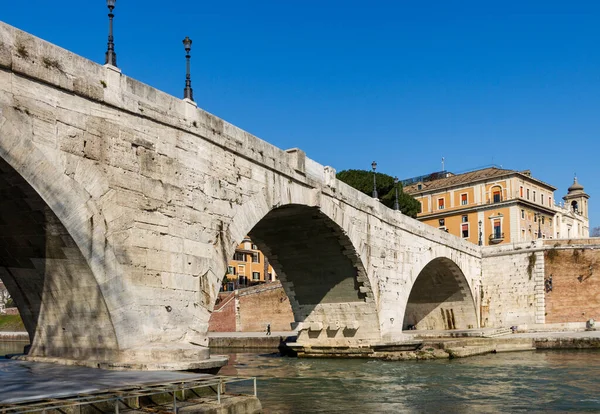 Θέα Στον Τίβερη Του Ποταμού Στη Ρώμη — Φωτογραφία Αρχείου