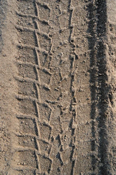 Natuurlijke Ruwe Afdruk Van Het Wiel Een Zandoppervlak — Stockfoto