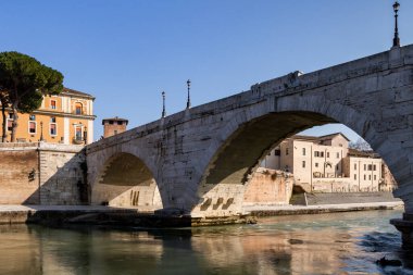 Romanlardaki Tiber Nehri 'ne bak.