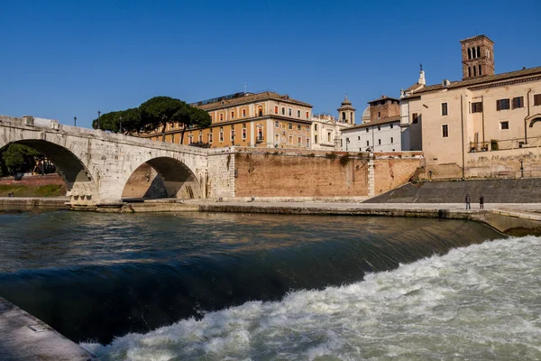 ローマのティバー川への眺め — ストック写真