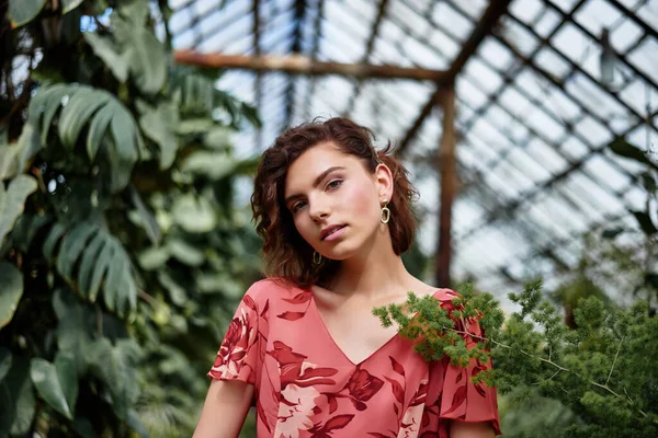 Beautiful Model Girl Botanical Garden Fashion Style Makeup Red Dress — Stock Photo, Image