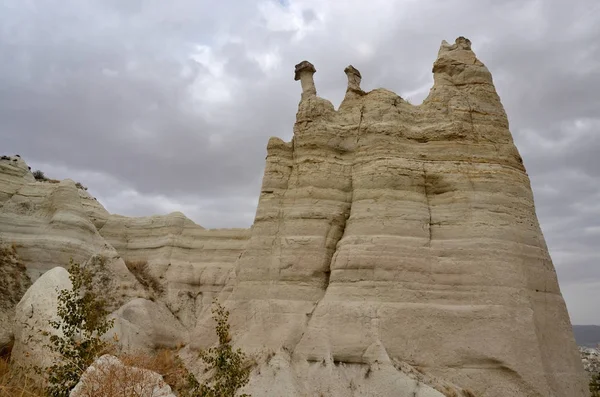 Bizarre volcanic rock formations, Love Valley, Turkey, Cappadocia, Central Anatolia, Europe — стоковое фото