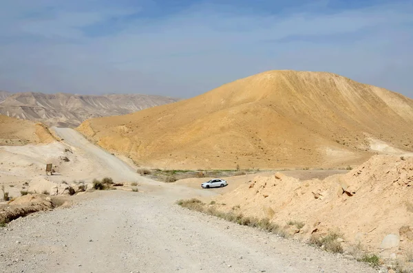 Panorama der judäischen wüste in der nähe von wadi murabba 'at (nahal darga), israel, im mittelwesten — Stockfoto