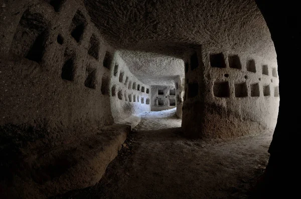 In Taubenhäusern, die zu Zeiten des Osmanischen Reiches von Türken gebaut wurden, sind Tauben in Kappadokien seit langem eine Nahrungs- und Düngemittelquelle — Stockfoto