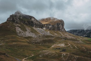 Karadağ, Milli Parkı Durmitor, dağlar ve bulutlar