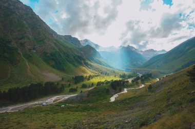 Dağ nehir Baksan, dağ geçidi Adyr-Su, Elbrus alan, büyük Kafkasya aralığı.