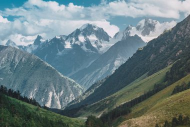 Dağ nehir Baksan, dağ geçidi Adyr-Su, Elbrus alan, büyük Kafkasya aralığı.