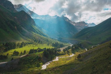 Dağ nehir Baksan, dağ geçidi Adyr-Su, Elbrus alan, büyük Kafkasya aralığı.