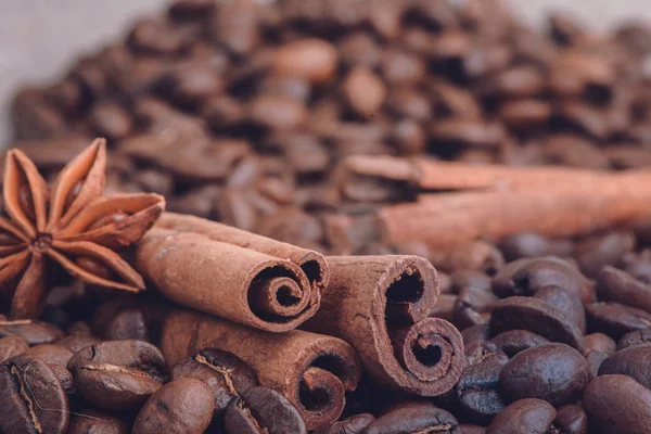 Anís, canela y granos de café — Foto de Stock