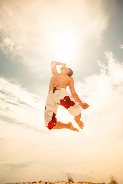 Male beach volleyball game player jump on hot sand — Stock Photo, Image