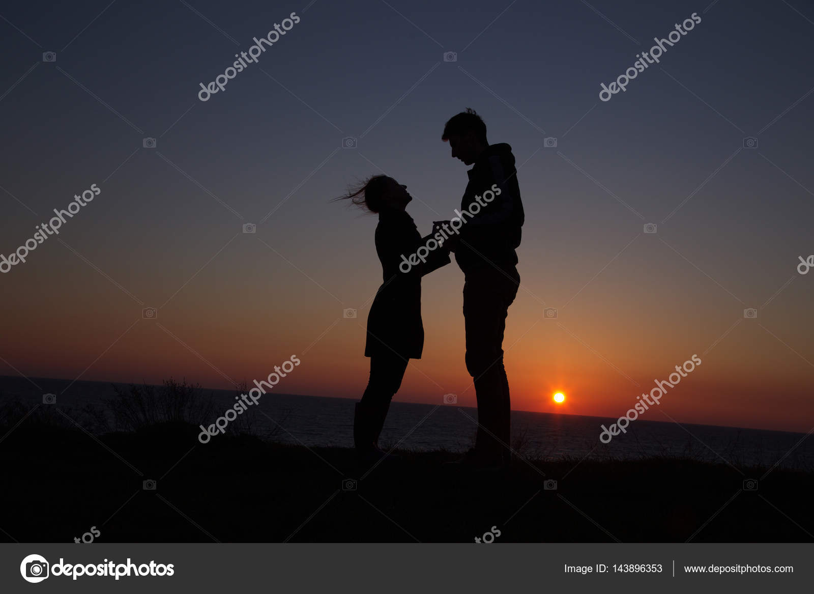 Silhouette Guy And Girl On A Beautiful Sunset Holding Hands Stock Photo Image By C Santiaga Silhouette Guy And Girl On A Beautiful Sunset Holding Hands Stock Photo Image By C Santiaga