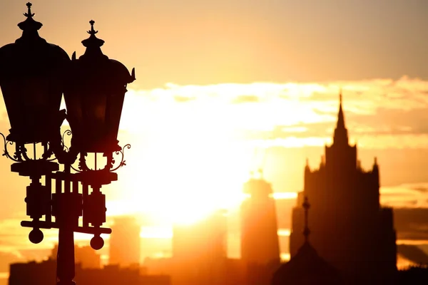 Lever Du Soleil à La Ville De Moscou Silhouette Des