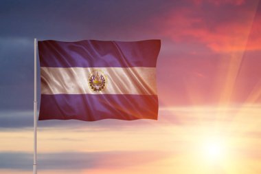 El Salvador bayrağı
