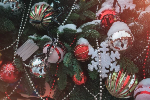 크리스마스 장식을 하고 있는 모스크바의 추위와 눈. — 스톡 사진