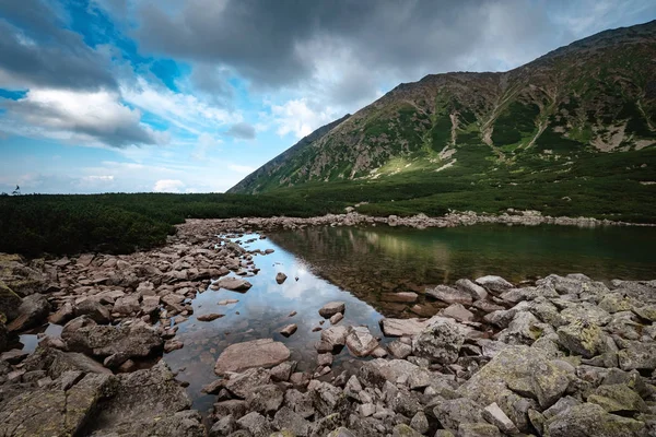 Czarny Staw Gasienicowy στα βουνά Tatras της Πολωνίας — Φωτογραφία Αρχείου