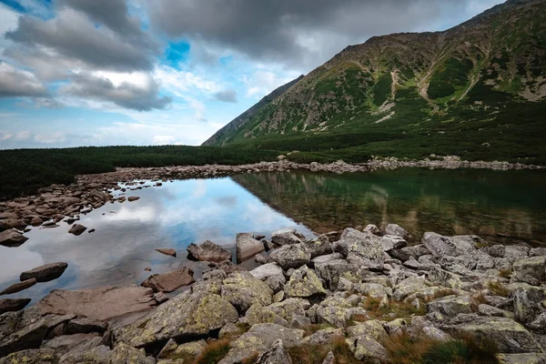 Czarny Staw Gasienicowy στα βουνά Tatras της Πολωνίας — Φωτογραφία Αρχείου