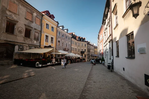 Люблин, Польша - 5 августа 2019 года: Старый центр города Люблин, Польша. Улицы и старые красочные здания в старом городе Люблин . — стоковое фото