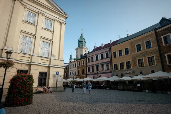 Lublin, polen - 5. August 2019: lublin Altstadt, polen. Straße und alte bunte Gebäude in der Altstadt von Lublin. — Stockfoto