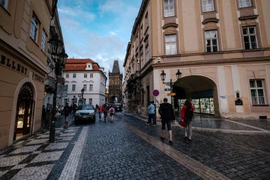 Prag, Çek Cumhuriyeti - 11.08.2019: Eski Şehir Meydanı