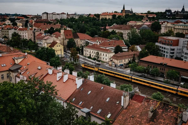 PRAGUE, REPÚBLICA CHECA - 11 DE AGOSTO DE 2019: Vista sobre o Pra da Cidade Velha — Fotografia de Stock