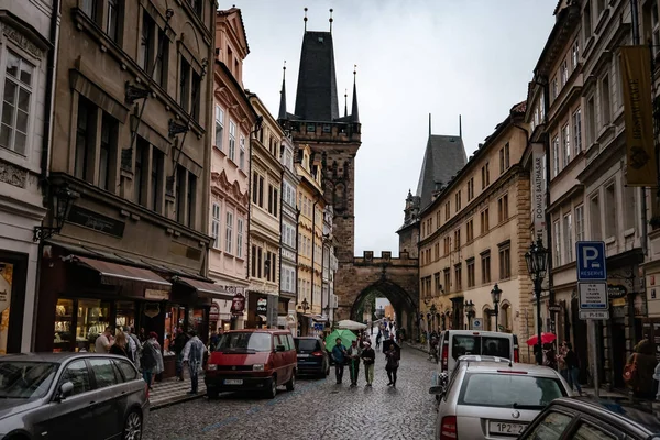 Prága, Csehország - 2019.08.11. Az építészet a régi város o — Stock Fotó