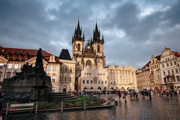 Prague, République tchèque - 11.08.2019., Belles rues et arche — Photo