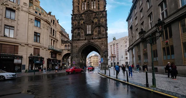 Prague, République tchèque - 11.08.2019 : La place de la Vieille-Ville est l'ouïe — Photo