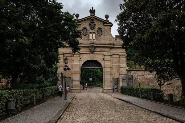 PRAGUE,CZECH REPUBLIC - 11 AUGUST 2019: Gate to the Vyshehrad fo — 스톡 사진
