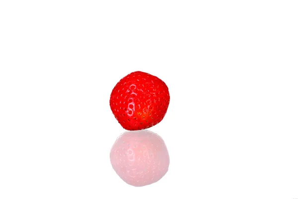 Fresas Frescas Jugosas Aisladas Sobre Fondo Blanco Idea Concepto Nutrición — Foto de Stock