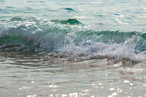 Marea Marina Spruzzi Acqua Turbolenta Primo Piano Superficie Delle Onde — Foto Stock