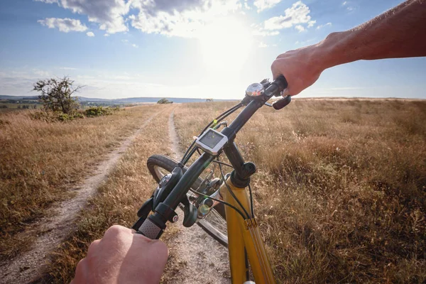 Fietsstuur Bar Met Meer Zon Achtergrond Focus Fietsstuur Bar Pittoreske — Stockfoto