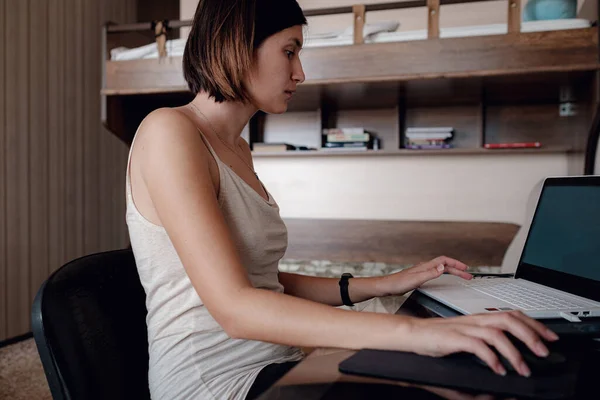 Educación Distancia Línea Trabajo Mujer Feliz Chica Trabajando Oficina Trabajo — Foto de Stock