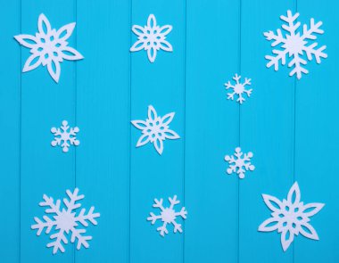 kar taneleri ve yıldız 