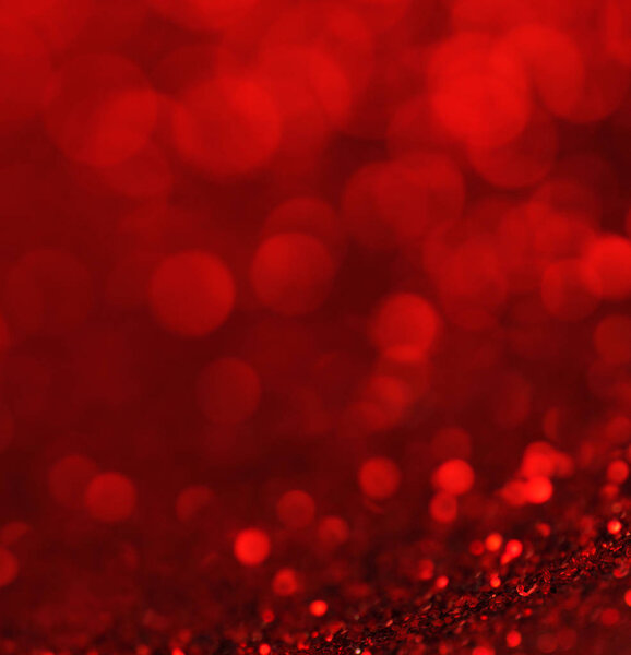  Красный фон
 