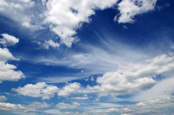 Nubes blancas — Foto de Stock