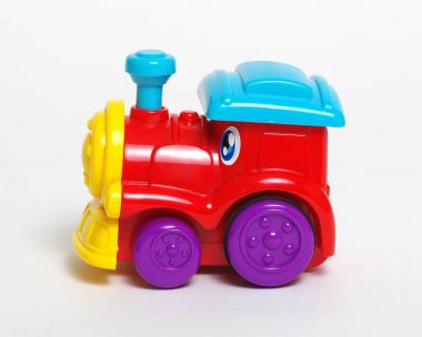 Beyaz izole oyuncak araba