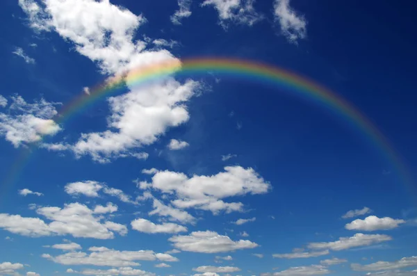 Regenboog in de lucht — Stockfoto