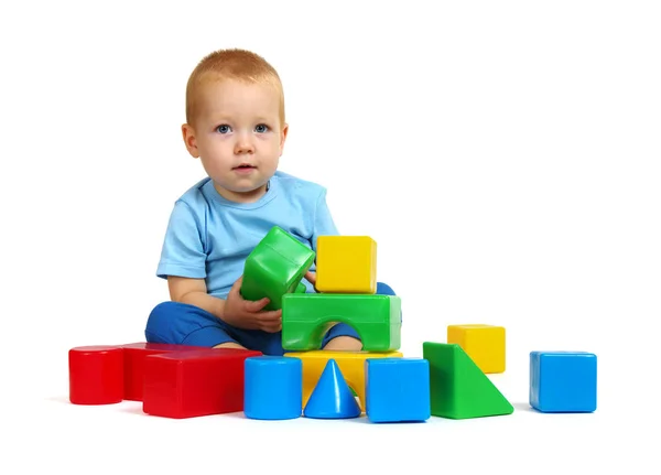 Niño jugando juguete —  Fotos de Stock