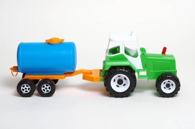 Beyaz izole oyuncak araba